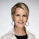 Headshot of Mary Davis, Bitcoin-aware financial advisor in Mclean, VA